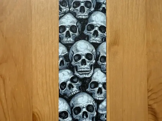 HueForge model: Stone Effect Skull Bookmark by Morganja