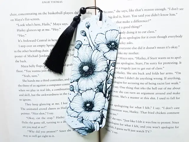 HueForge model: Floral Bookmark, Flowers by Dame Jo